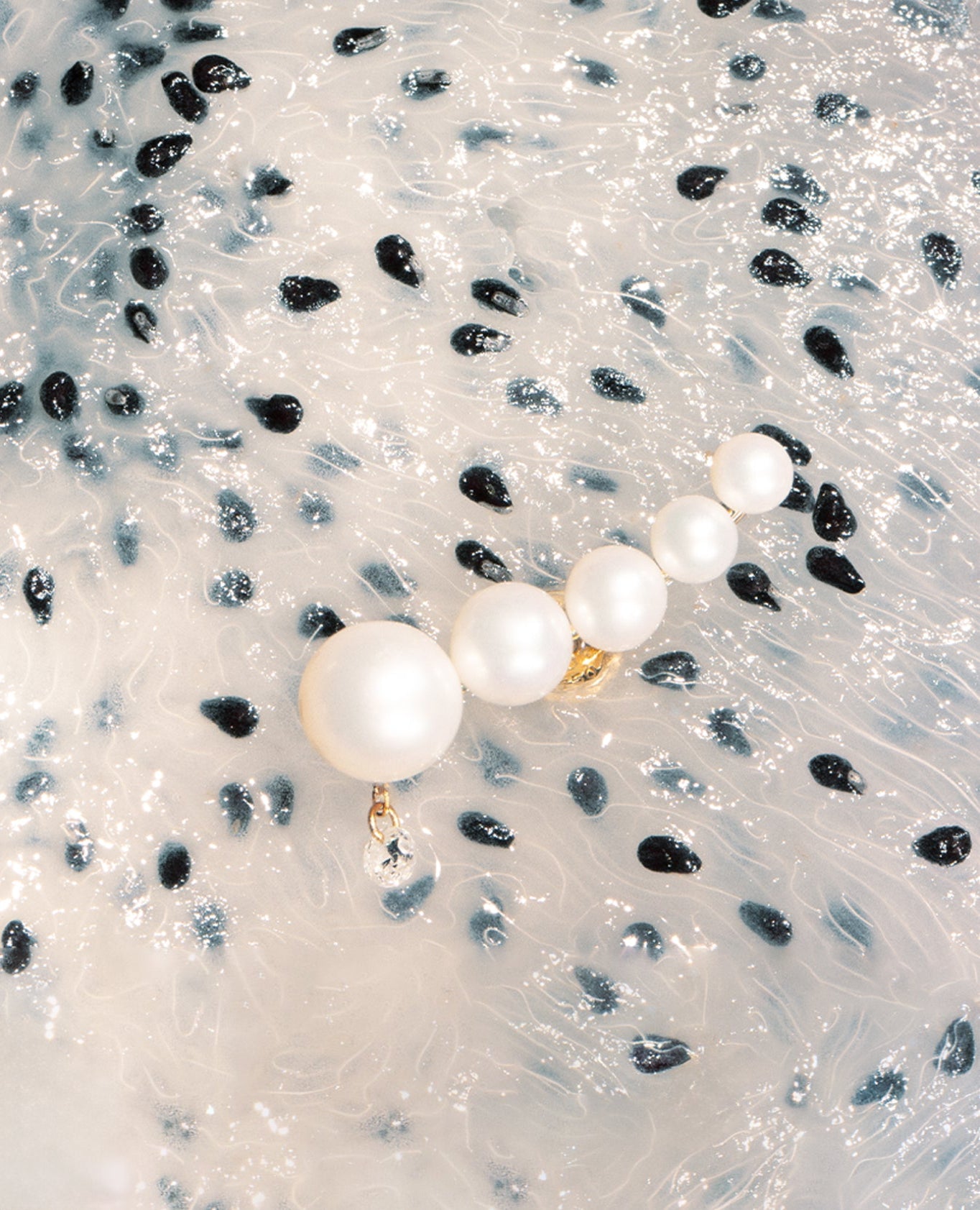 Mono Boucle d'oreille Aphrodite cinq perles un diamant