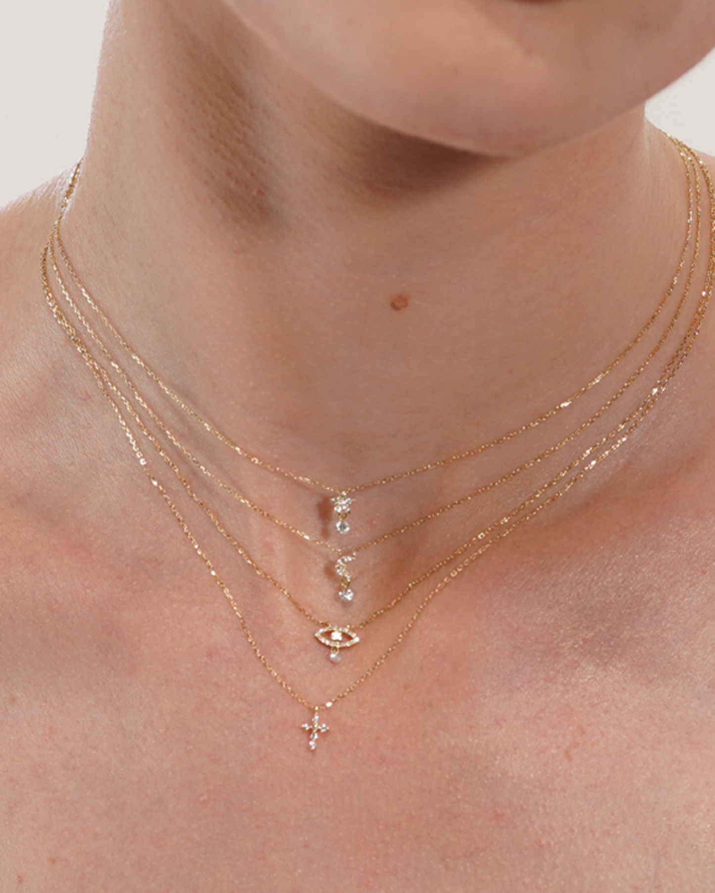 Collier Symboles croix pavé
