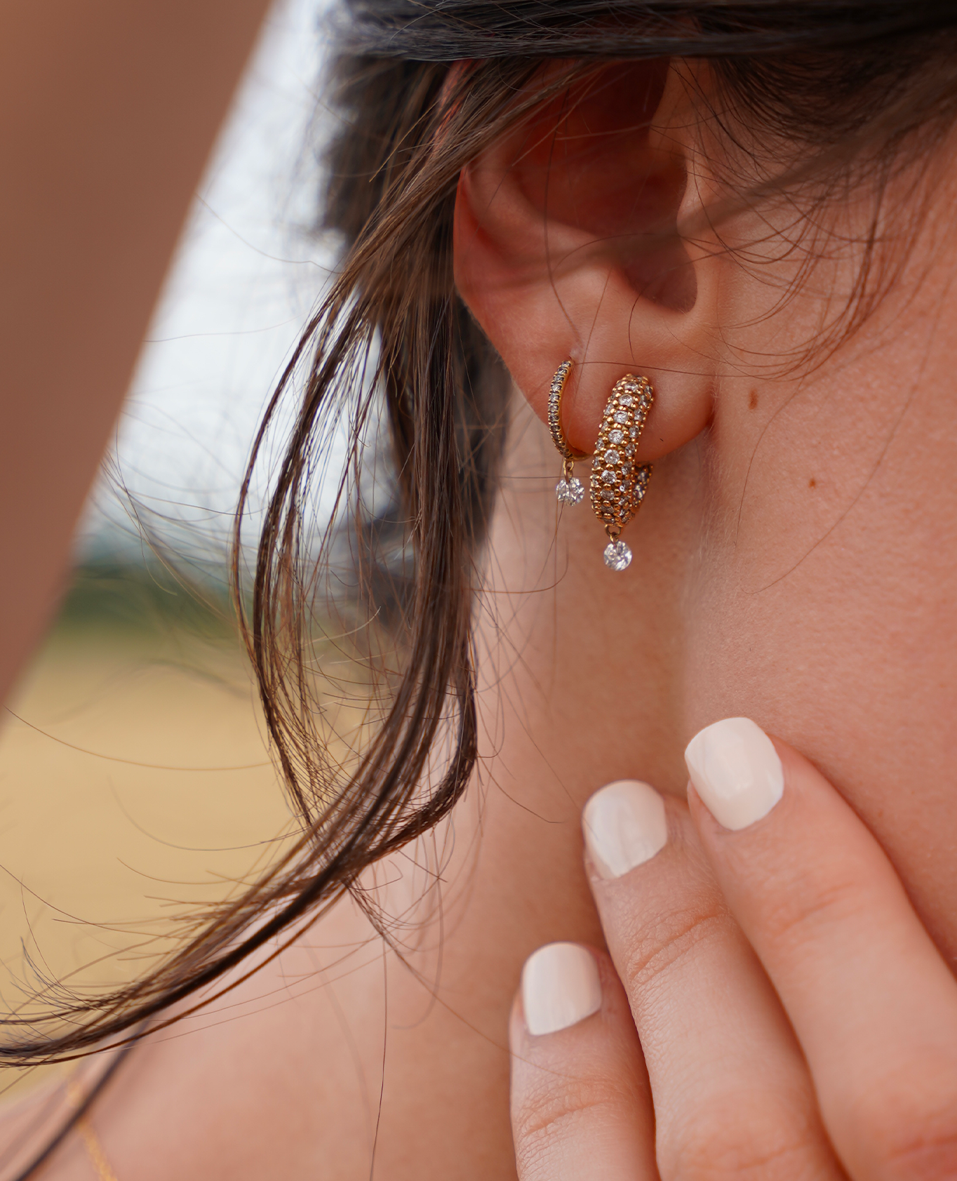 Mono boucle d’oreille créole pavée