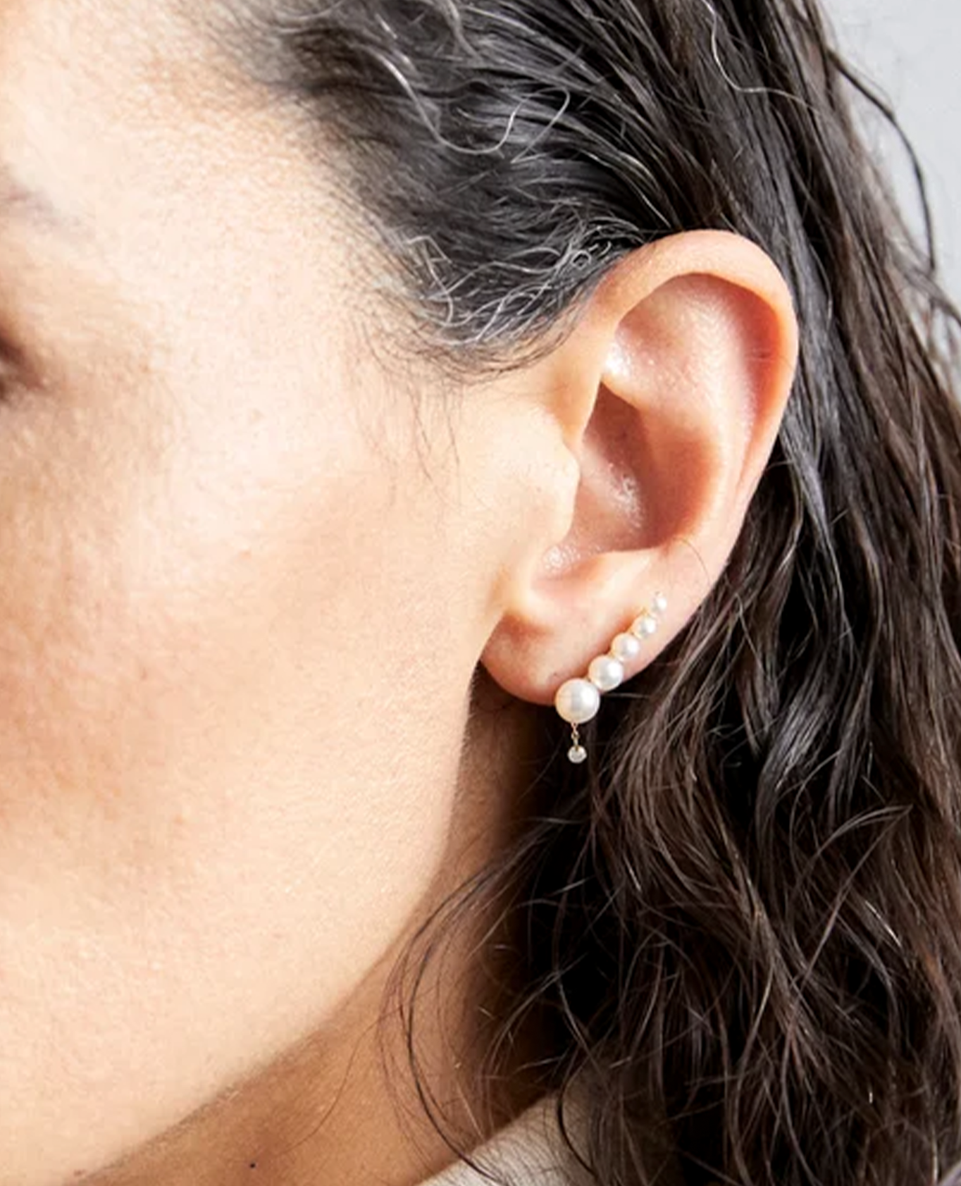 Mono Boucle d'oreille Aphrodite cinq perles un diamant