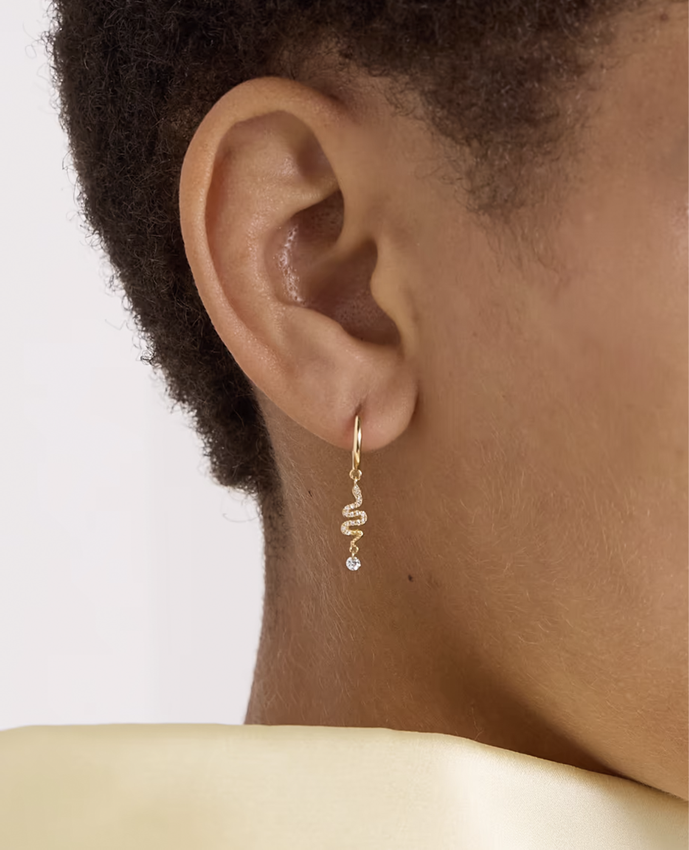Mono boucle d'oreille Séléné anneau Serpent pavée un diamant