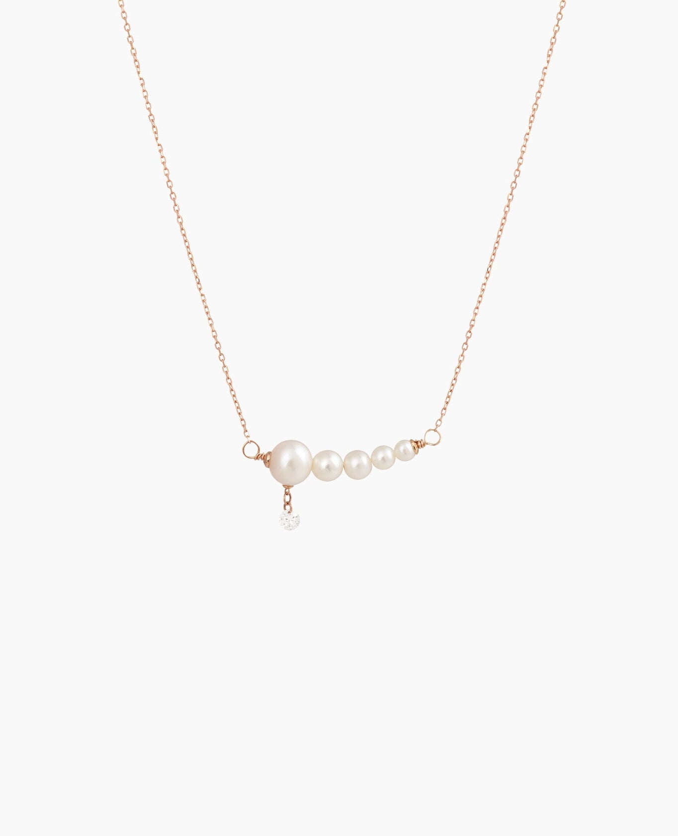 Collier Aphrodite dégradé cinq perles un diamant