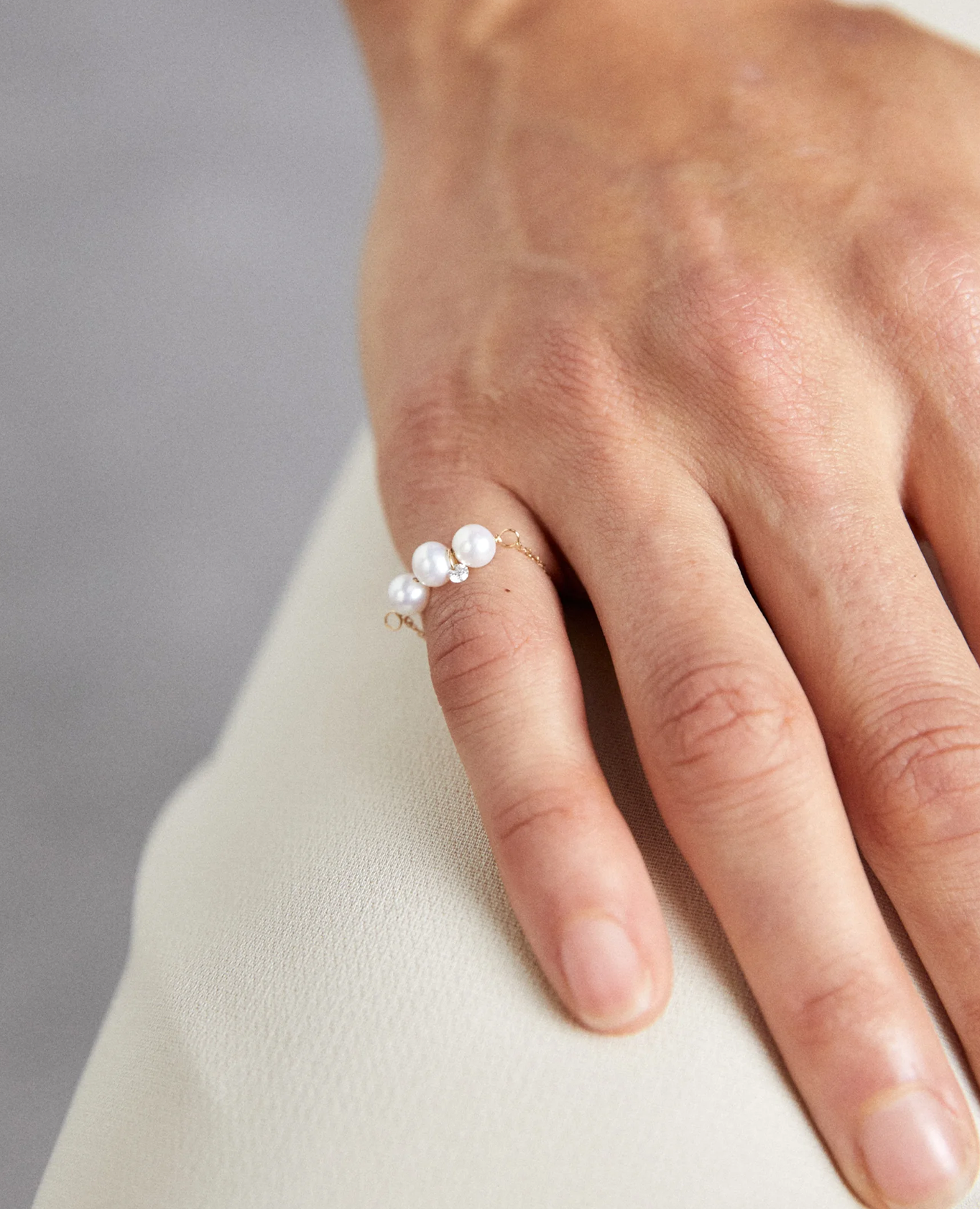 Three pearl beaded ring