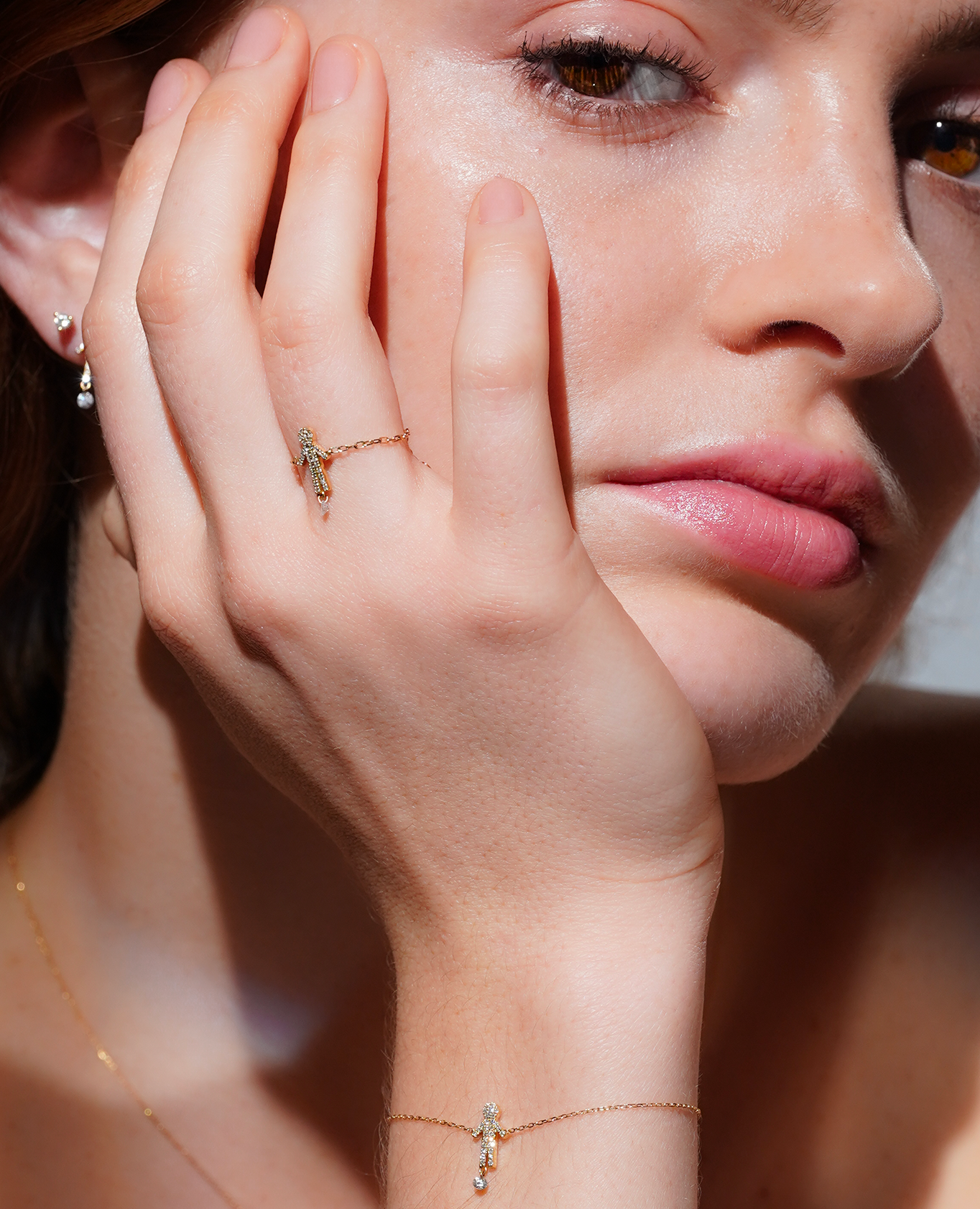 Bague Séléné chaînette Boy pavée un diamant suspendu