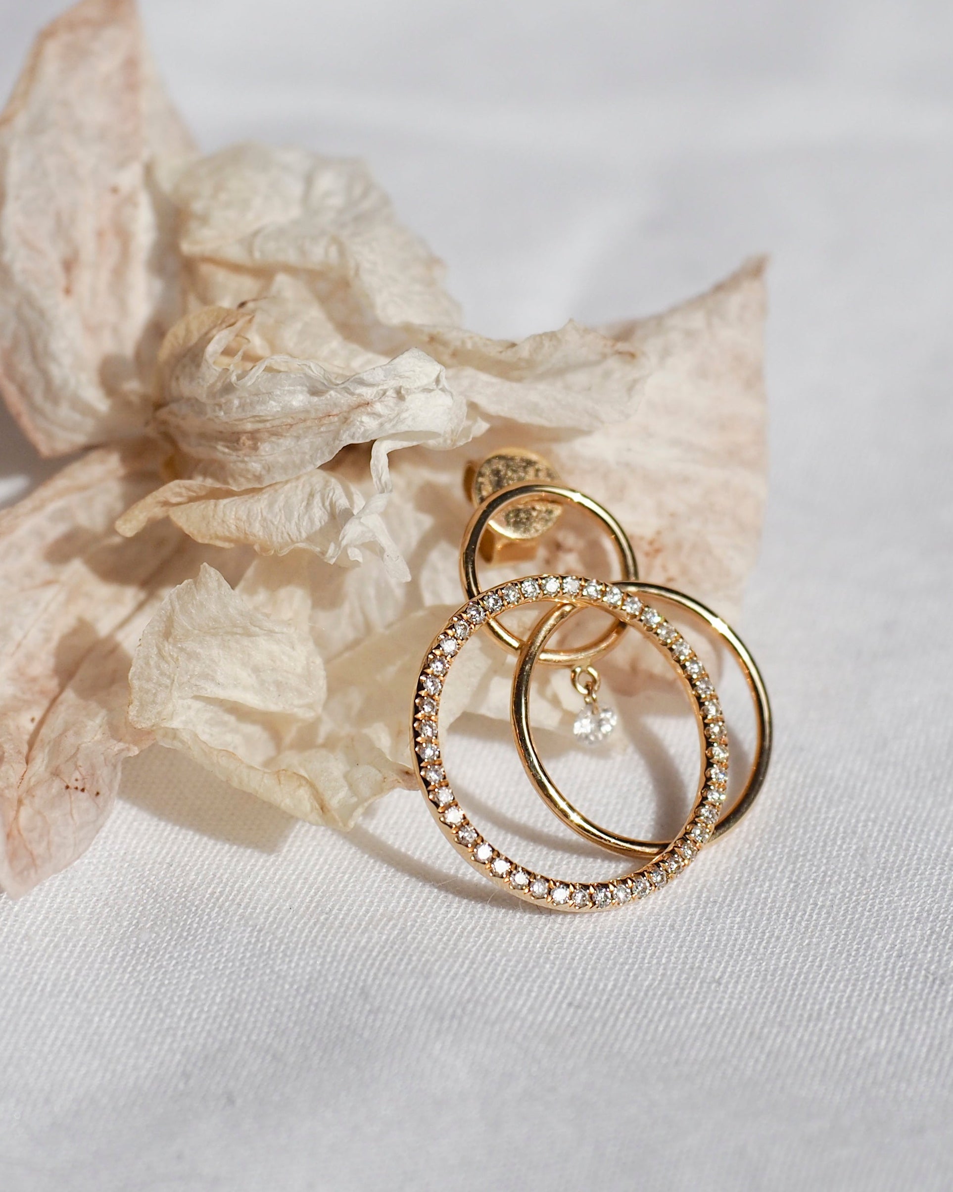 Boucle d'oreille Tourbillon diamants