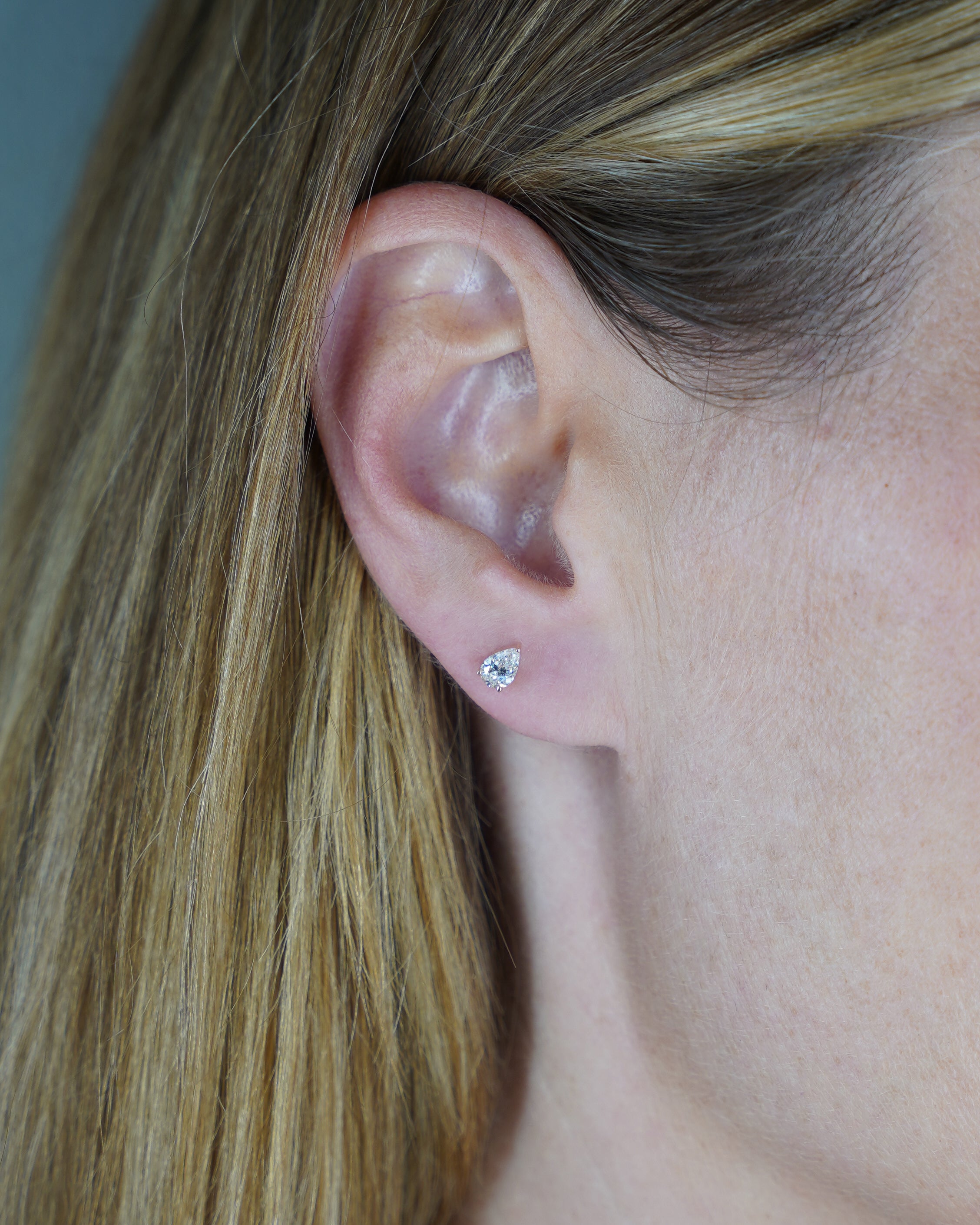 Hera M single earring