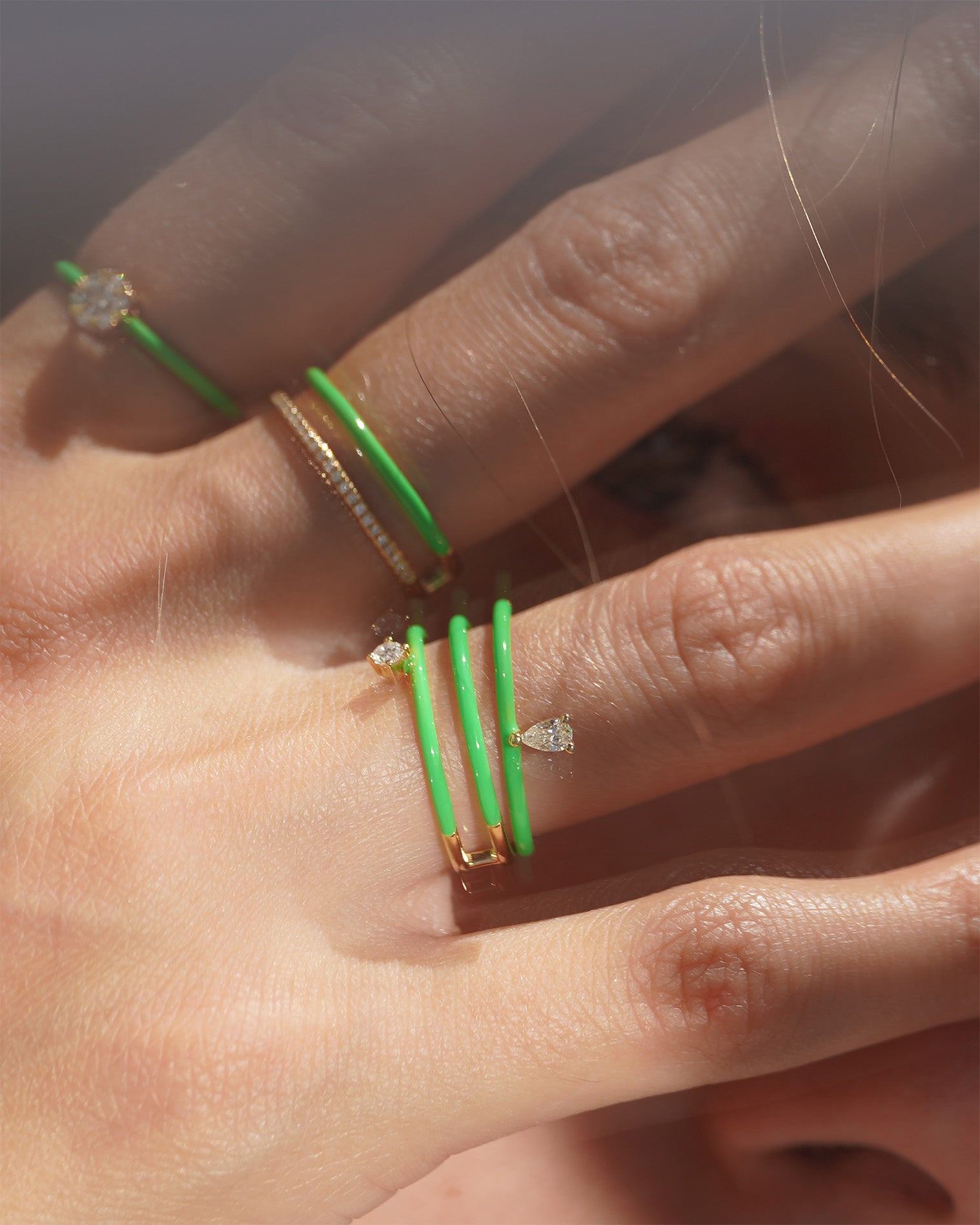Bague Enamel Vert un diamant poire