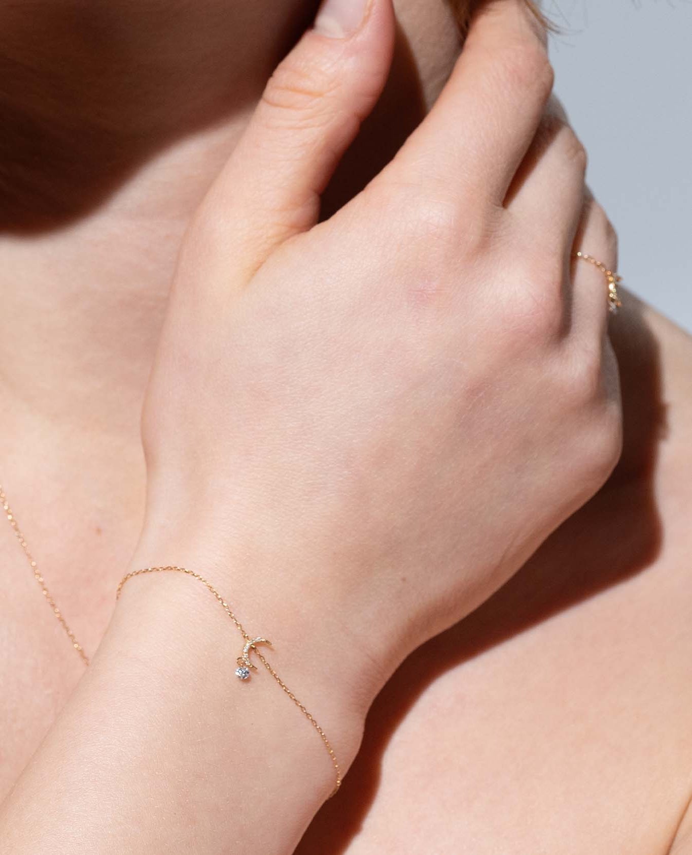 Selene Moon bracelet paved with a diamond
