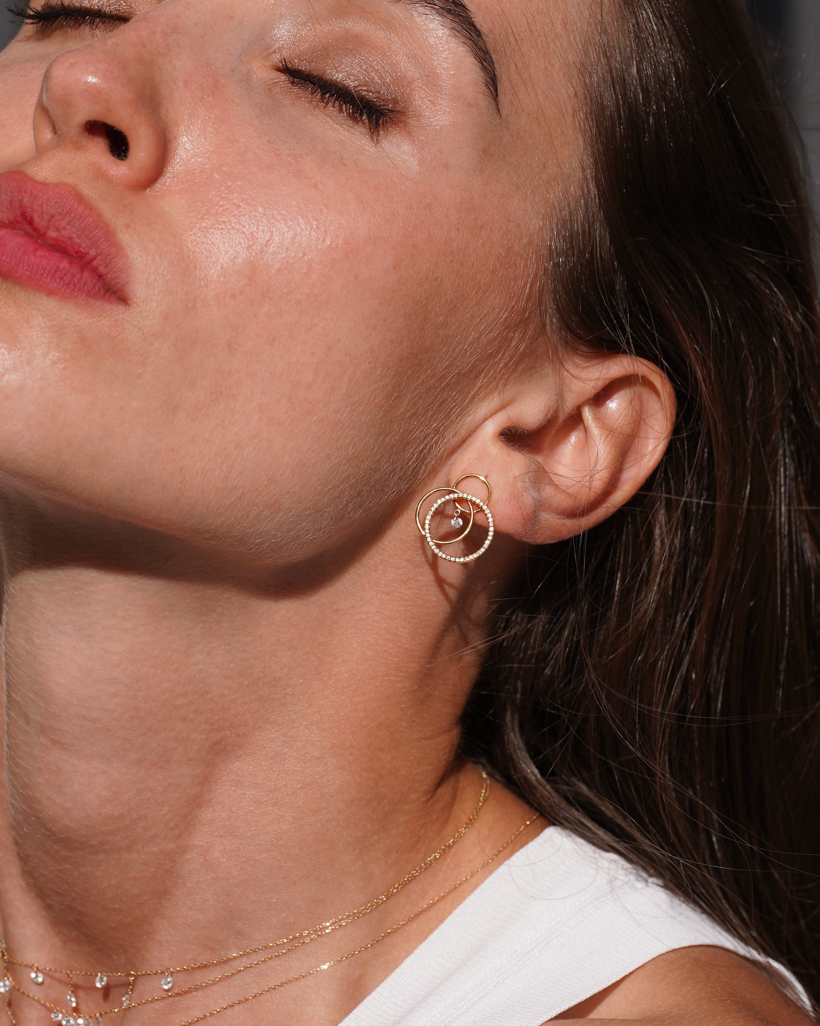 Boucle d'oreille Tourbillon diamants