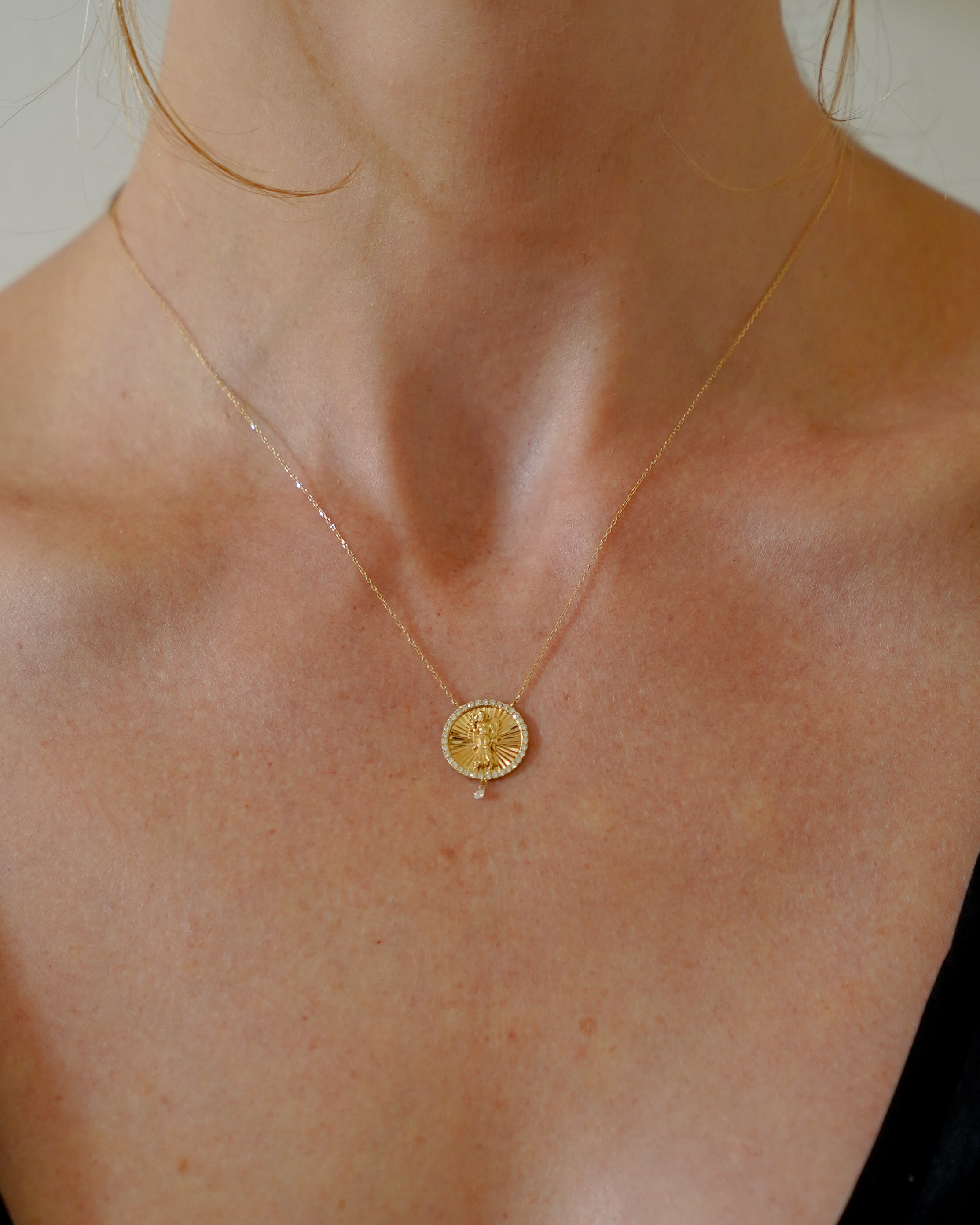 Collier Céleste Médaillon Vierge