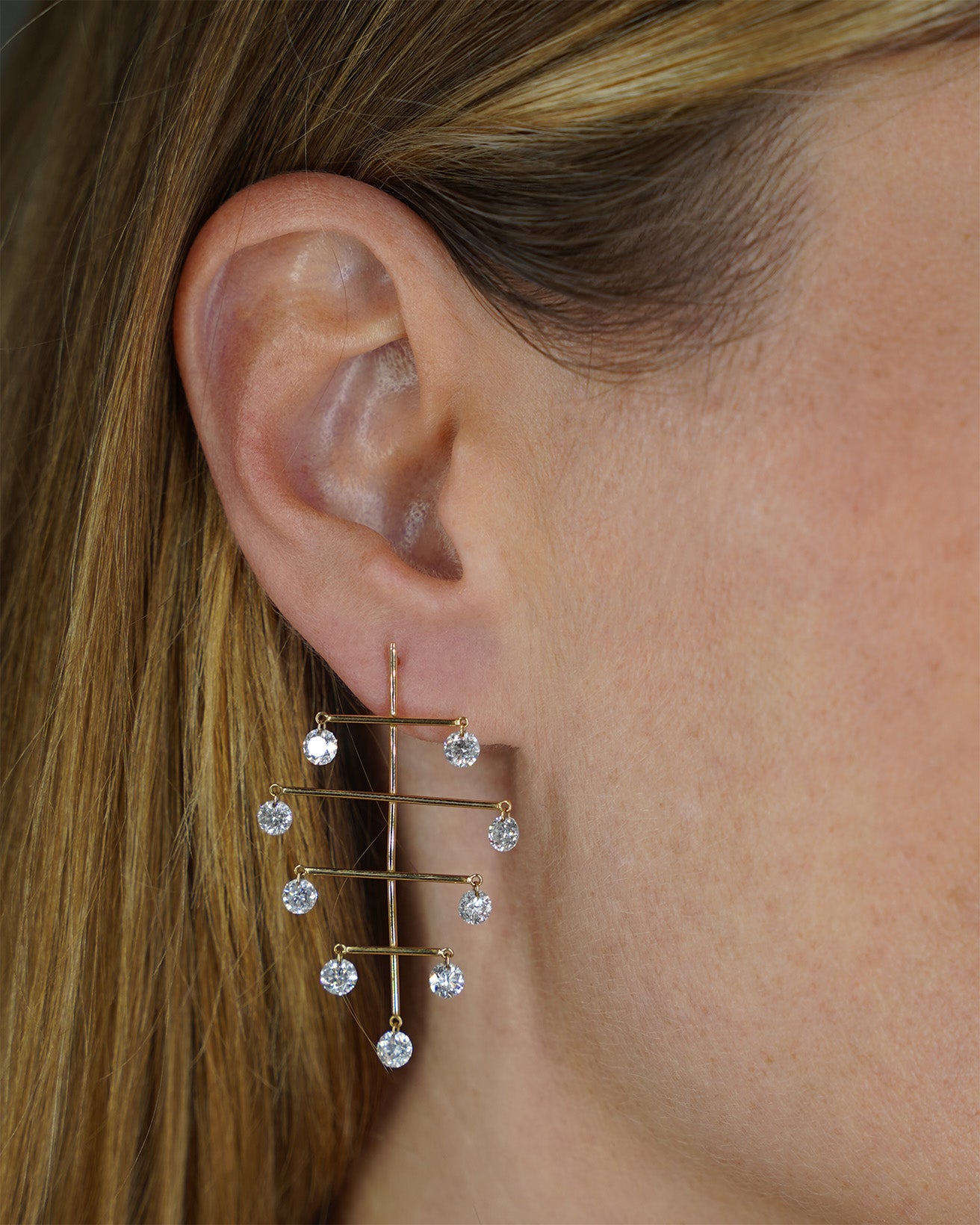 Mobile nine diamond earring