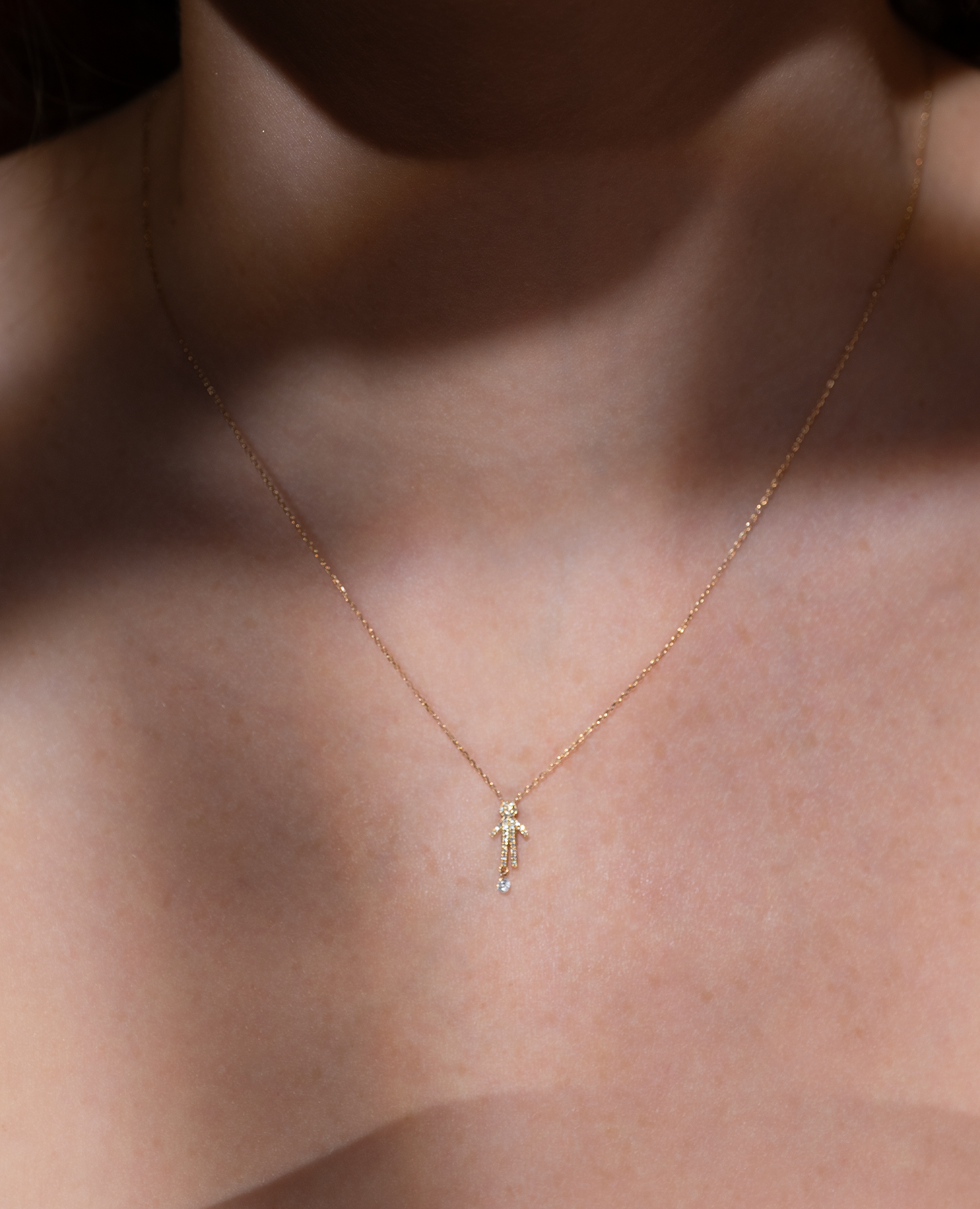 Selene Boy necklace with a diamond pave