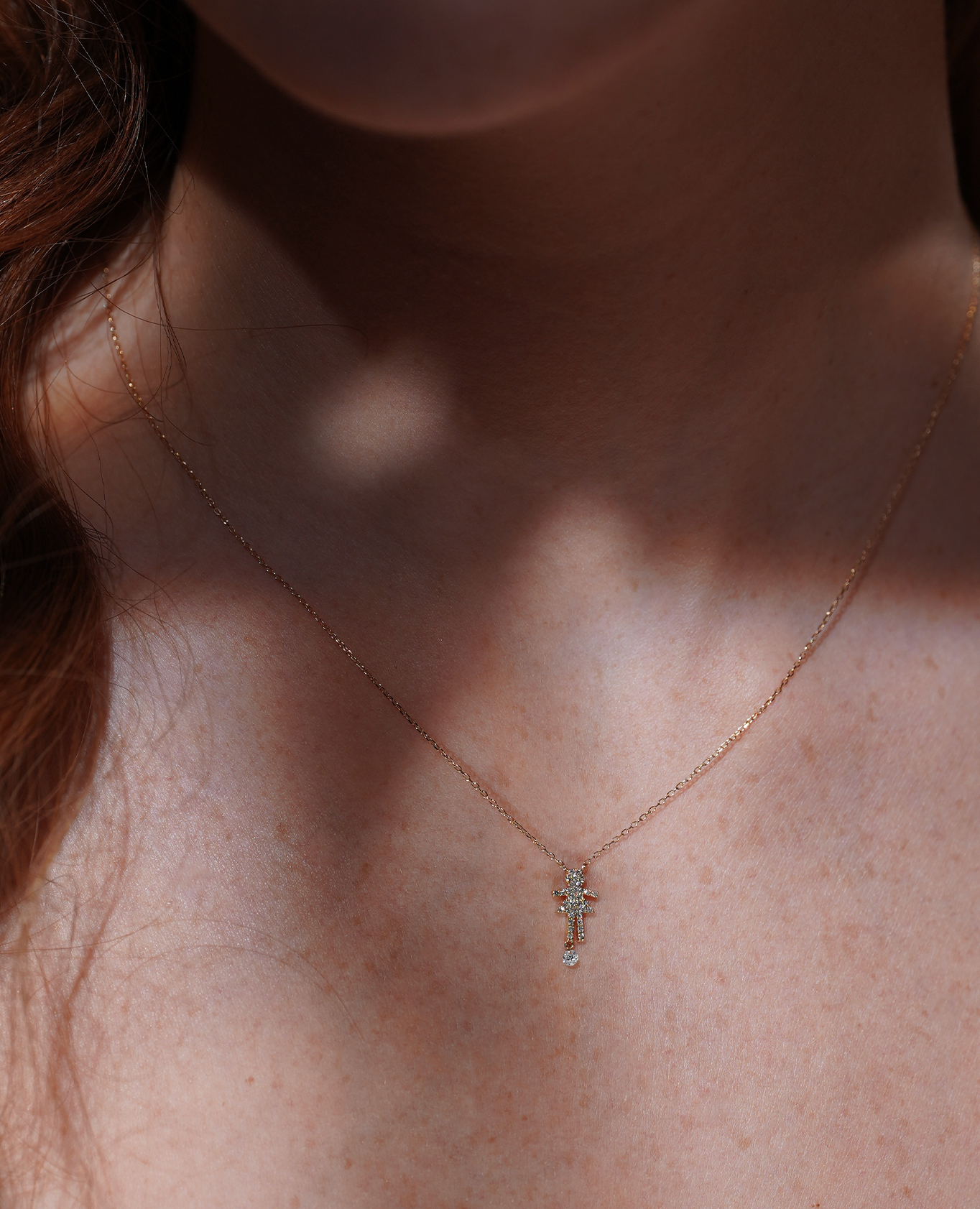Selene Girl necklace with a diamond pave