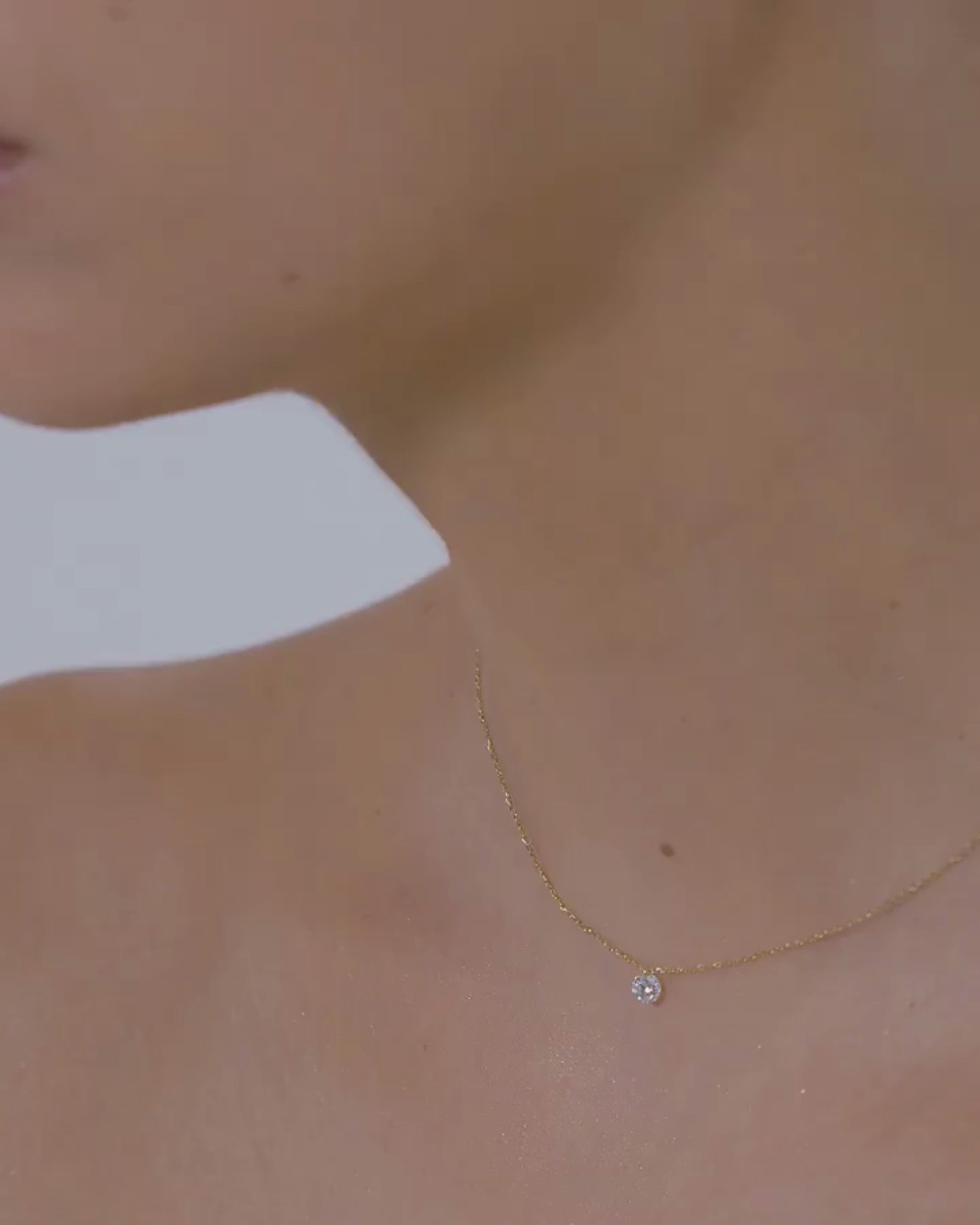 Collier fin or jaune 18k avec diamant – Bijou de créateur made in France